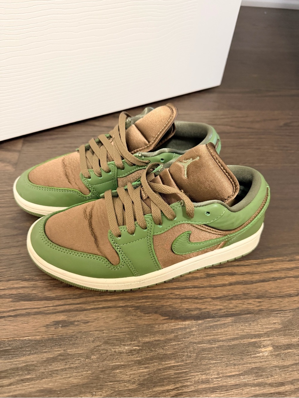 Jordan 1 Low Men's Sneakers in Olive Green & Brown